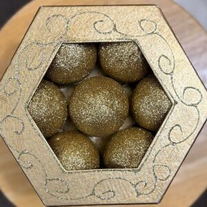 Vintage Pier 1 Imports gold Glitter Shatterproof Christmas Balls Ornaments Set 7